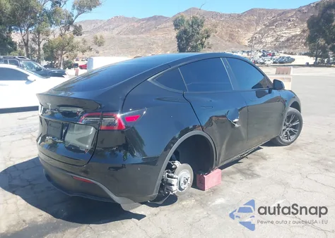 2025 Tesla Model Y Long Range Dual Motor Rear-Wheel Drive from USA, damaged, VIN 7SAYGDED5SF248415